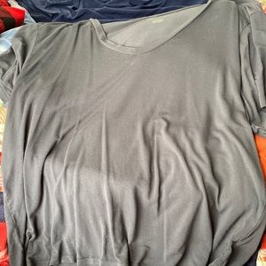 Soft and sexy american eagle tee!